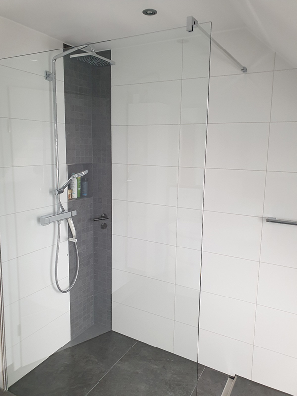 DOKTORbad Hannover seit 1996 Waschtische, Duschen, Spiegel, Sanitäranlage, Licht, Fliesen, Wandoberfläche,  Glassduschen, Flüssigtapete, Renovieren, Sanieren, Miet- & Gewerbeobjekte, Badausstattung