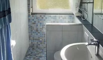 DOKTORbad Hannover seit 1996 Badezimmersanierung 3D-Badplanung Barrierefrei Behindertengerecht Altersgerechte Badezimmer, Bäder, Duschumbauten, Glasduschen, Badmöbel, 3D-Planung, Komplettpreis, Hand in Hand