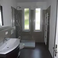 DOKTORbad Hannover seit 1996 Badezimmersanierung 3D-Badplanung Barrierefrei Behindertengerecht Altersgerechte Badezimmer, Bäder, Duschumbauten, Glasduschen, Badmöbel, 3D-Planung, Komplettpreis, Hand in Hand